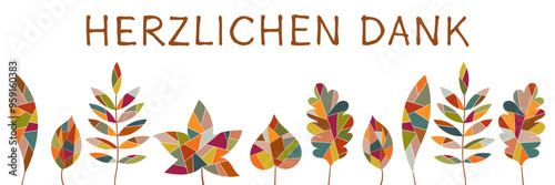 Herzlichen Dank - Schriftzug in deutscher Sprache. Banner mit bunten Blättern