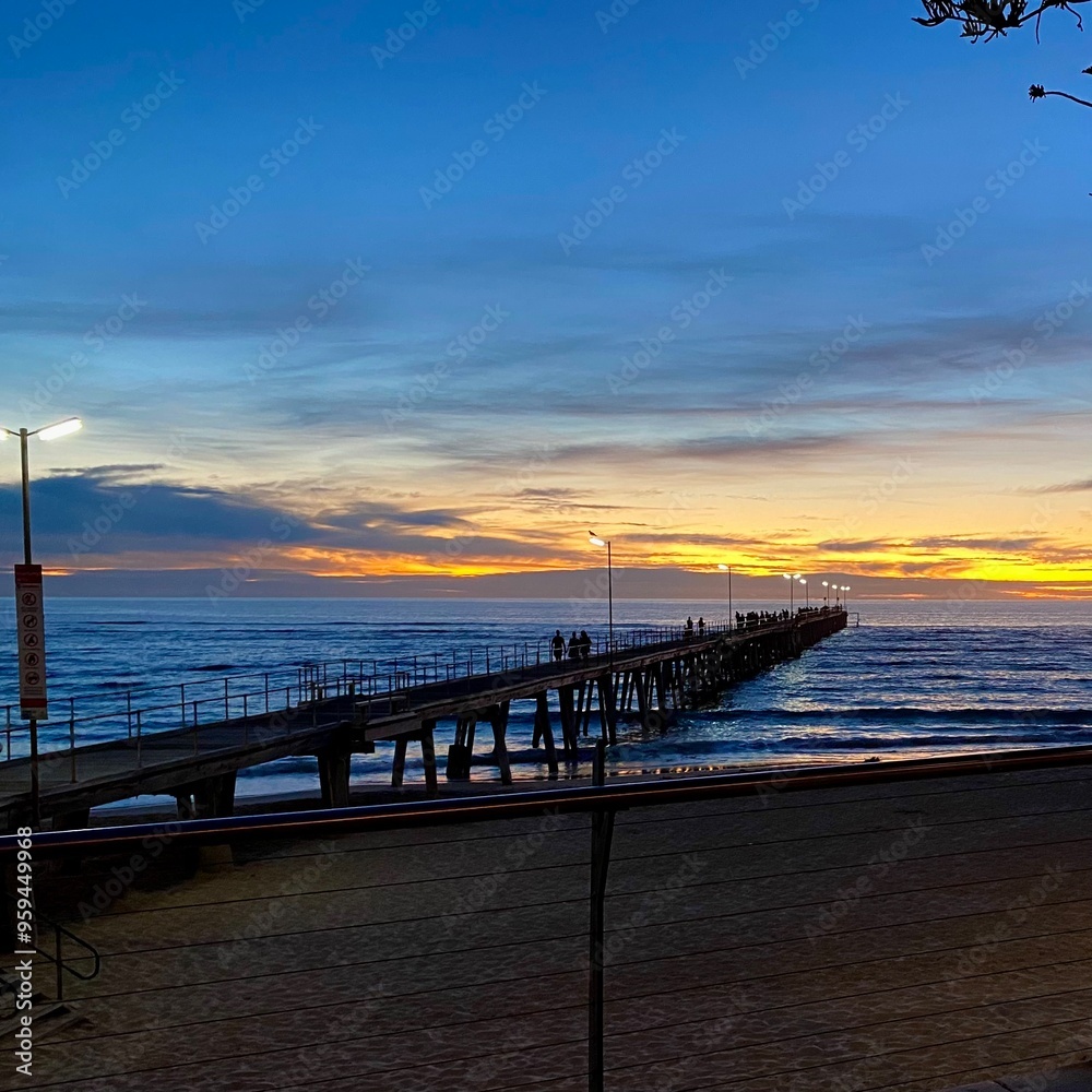 Obraz premium pier at sunset