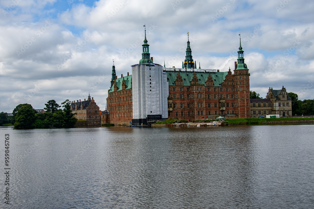 Fototapeta premium Frederiksborg Castle, the seat of the Danish kings in Hillerod, Denmark
