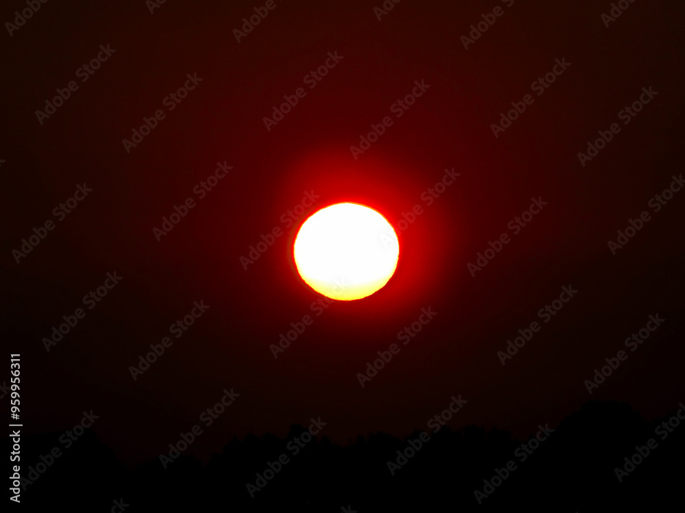 Der Sonnenaufgang über der Stadt Der Sonnenaufgang über der Stadt