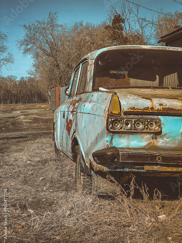 Obraz na płótnie old rusty car w salonie