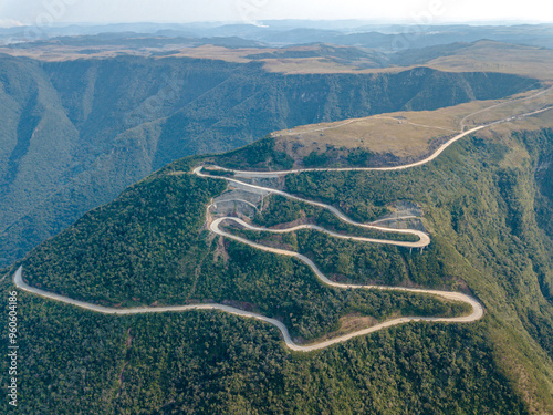 A bela Serra Catarinense. Rodovia BR-285, Serra da Rocinha, entre Timbé do Sul, Santa Catarina, e São José dos Ausentes, Rio Grande do Sul. Mais uma bela serra do nosso Brasil. photo