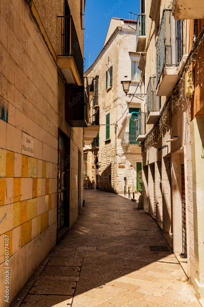 Fototapeta premium Narrow streets in Bari, Italy