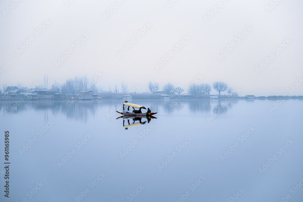 Obraz premium boat on the lake
