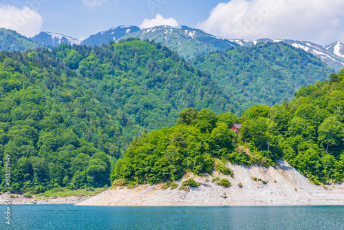 日本の風景・初夏　立山黒部アルペンルート　黒部ダム（黒部湖） photo