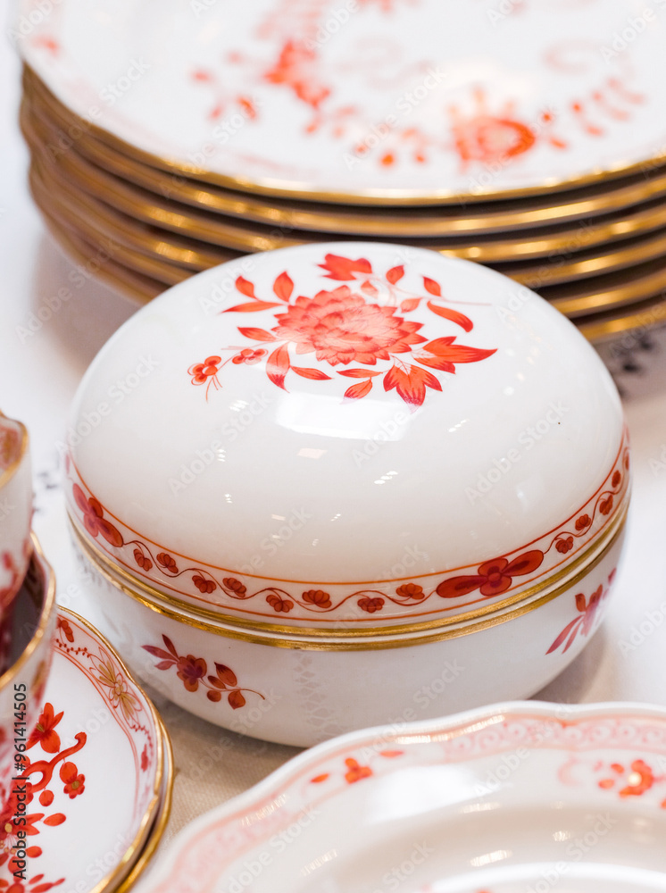 MEISSEN 1710 Germany Porcelain Tea Set with 24 carat gold plating, delicate and elegant painting