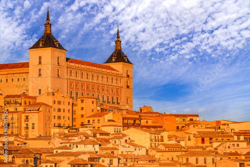 Obraz na płótnie Toledo, Castilla La Mancha - Spain. Old city across the river Tajo and Alcazar in the sunset golden light. w salonie