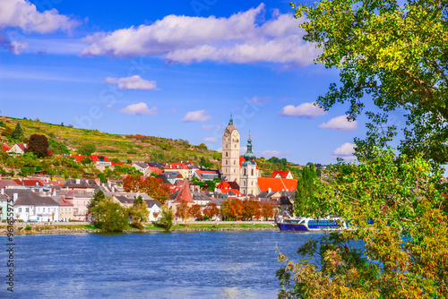 Obraz na płótnie Krems an der Donau, Lower Austria. Typical Wachau Valley landscape on Danube River, autumn colors. w salonie