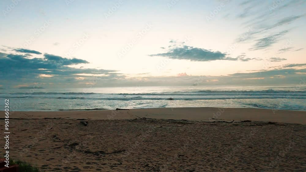 Timelapse do nascer do sol em uma bela praia do Brasil