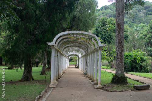 Jardim recanto de paz com a natureza photo