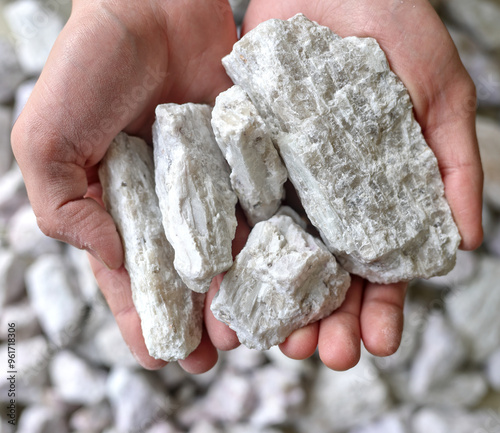 Foto Hard rock spodumene ore, commercially important source of lithium