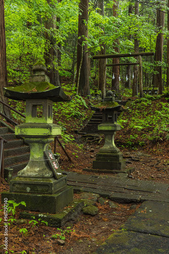 日本　長野県長野市にある戸隠神社の宝光社の三祠の鳥居 photo