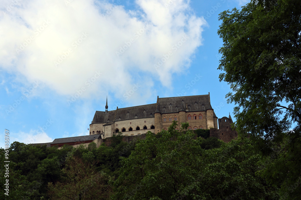 Burg Vianden im Kanton Vianden im Norden vom Luxemburg. Burg Vianden im Kanton Vianden im Norden vom Luxemburg.