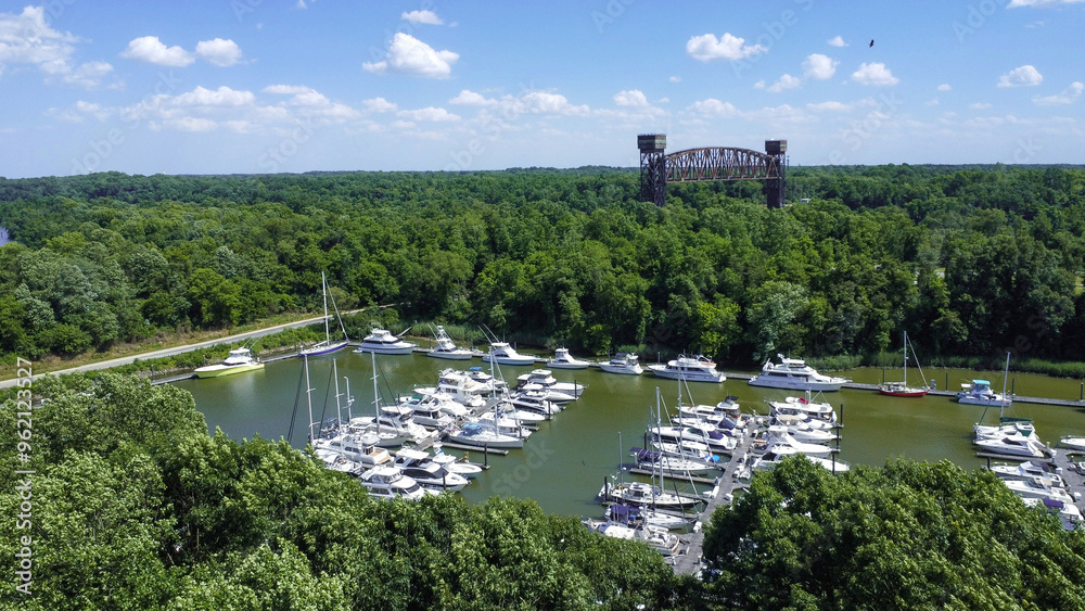 Obraz premium A marina connecting to the Chesapeake and Delaware Canal, Middletown, Delaware