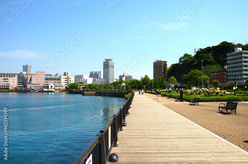 春の公園　神奈川県横須賀市ヴェルニー公園の風景
