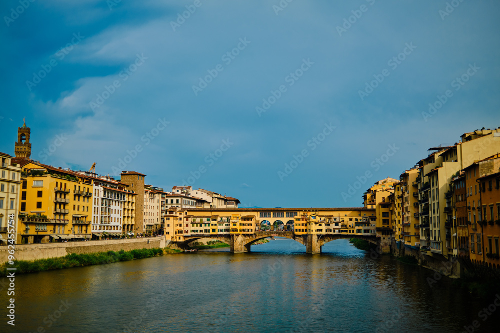 Obraz premium Ponte Vecchio at summer - Florence Italy