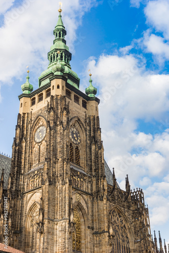 Obraz na płótnie Tower of the historic St. Vitus cathedral in Prague, Czechia w salonie
