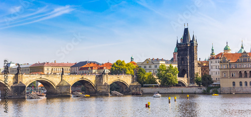 Obraz na płótnie Panorama of the Charles bridge (Karluv Most) over the river Moldau in Prague, Czechia w salonie