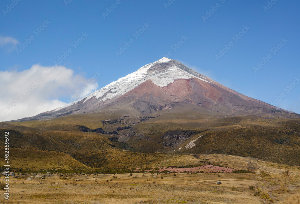 Fototapeta premium Riserva parco del vulcano Cotopaxi