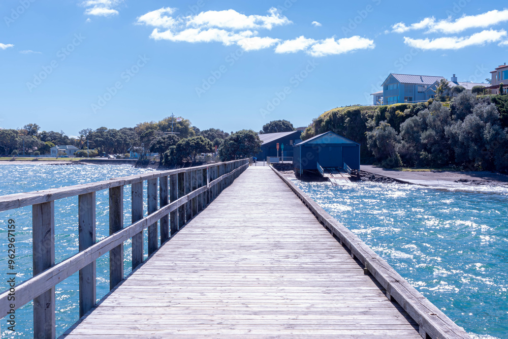 Obraz premium Bayside Bliss: Devonport’s Iconic Pier