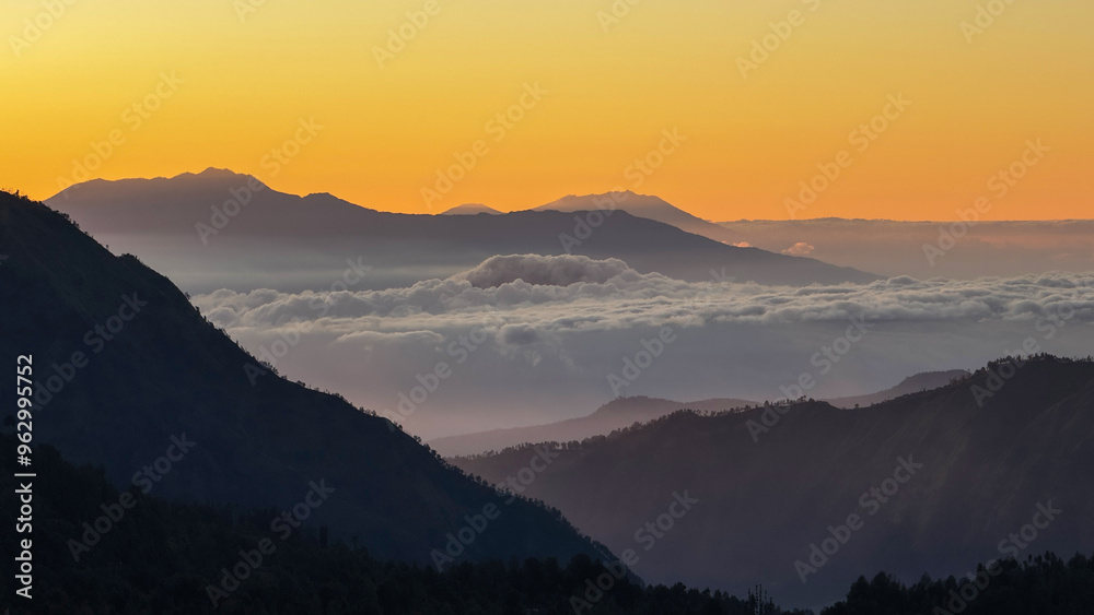 Fototapeta premium sunrise over mountains landscape view