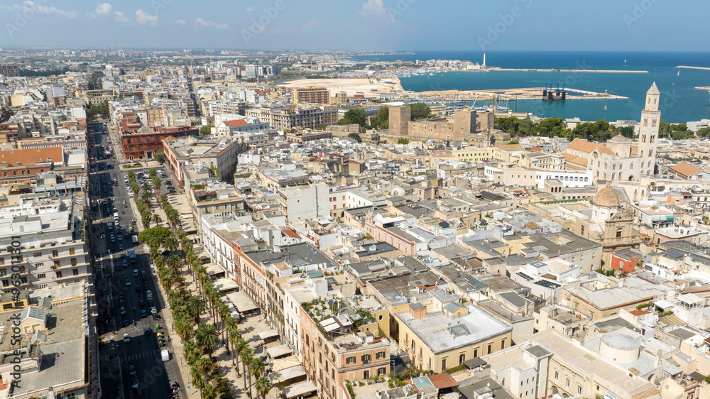 Fototapeta premium Aerial view of Basilica of Saint Sabinus and the Norman-Swabian castle located in Bari, Puglia, Italy. They are located in the historic center of the city, near the city port