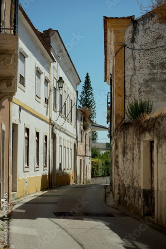 alte Häuser in Torres Novas, Portugal photo