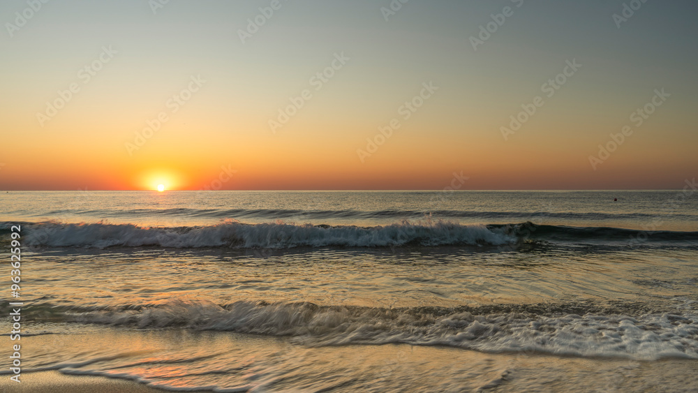 Fototapeta premium sunrise on the beach