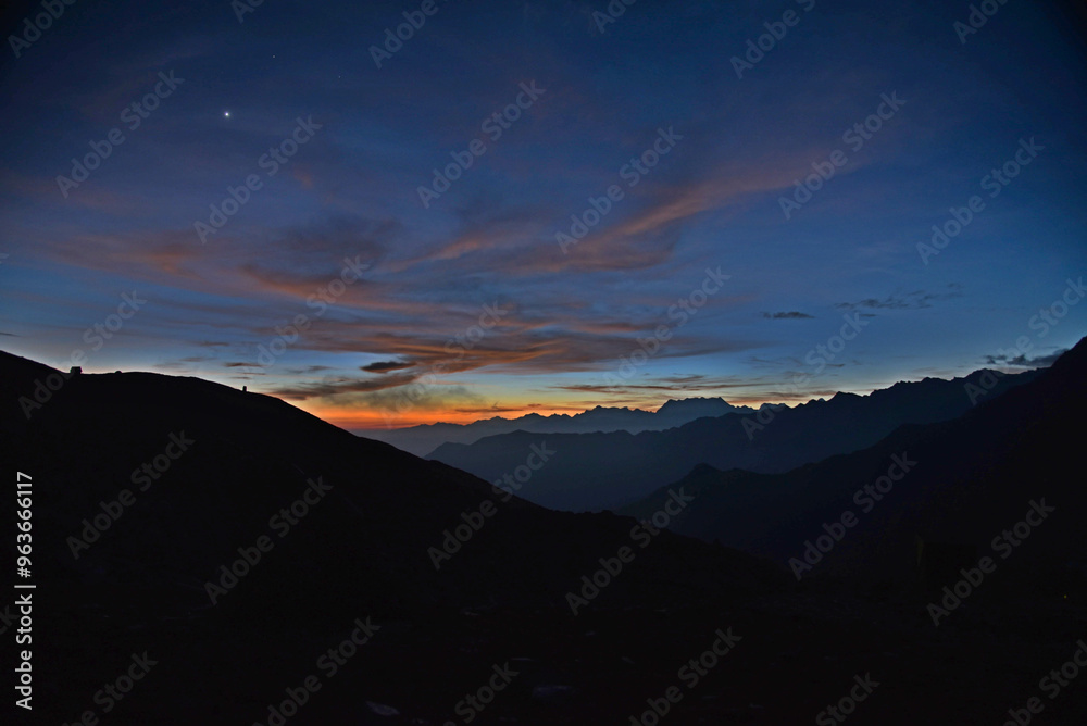 Fototapeta premium sunset over the mountains