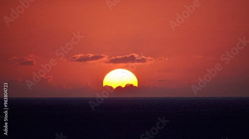 沖縄県慶良間諸島阿嘉島の新城展望台から見た夕焼け