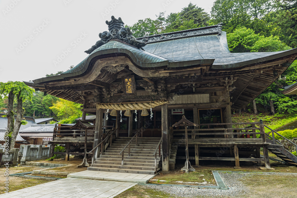 Fototapeta premium 日本 長野県松本市にある牛伏寺の観音堂