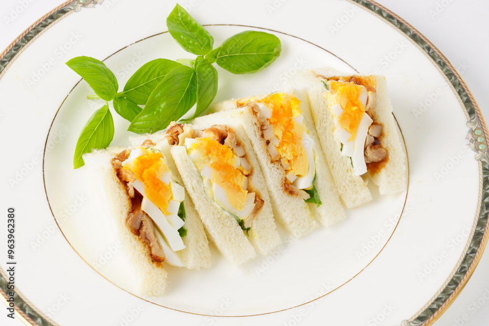チキンと玉子のサンドイッチ チキンと玉子のサンドイッチ
