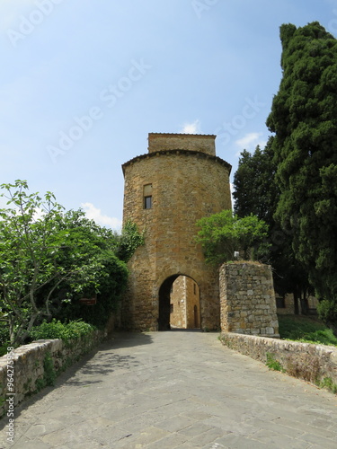 Porta Cappuccini, San Quirico d'Orcia, Toscana, Italia photo