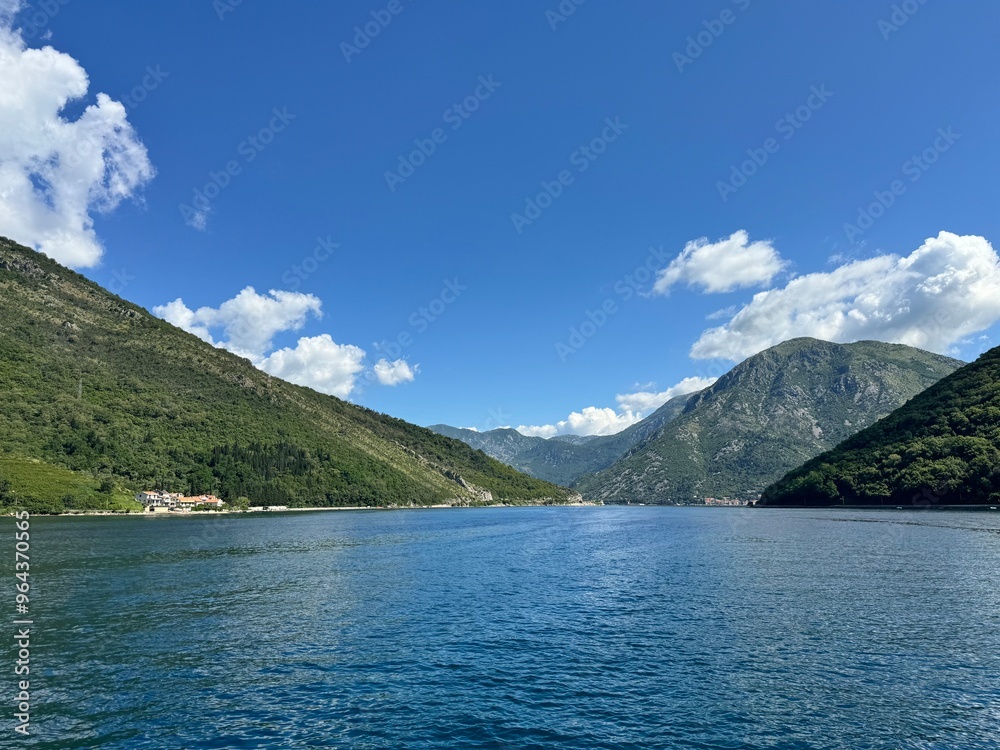 Fototapeta premium lake in the mountains