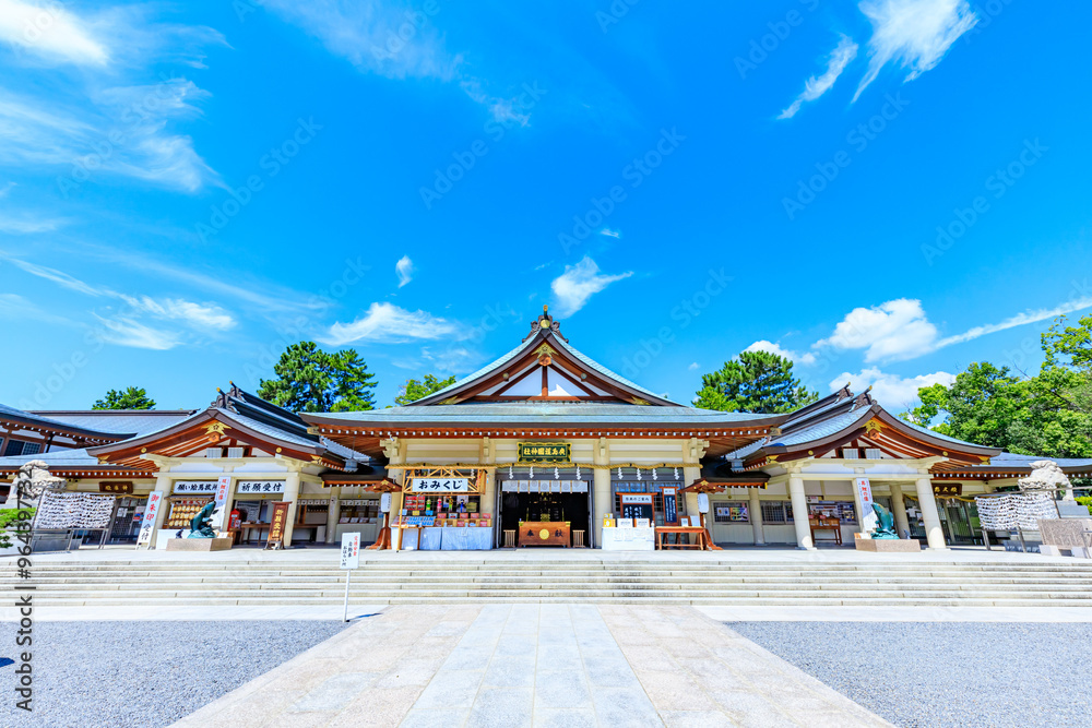 Naklejka premium 夏の広島護国神社 広島県広島市 Hiroshima Gokoku Shrine in summer. Hiroshima Pref, Hiroshima City.