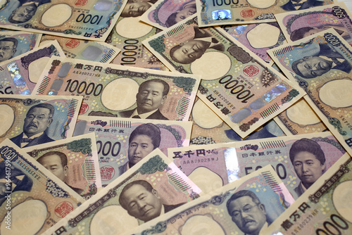 たくさんの日本円紙幣　バックグラウンド