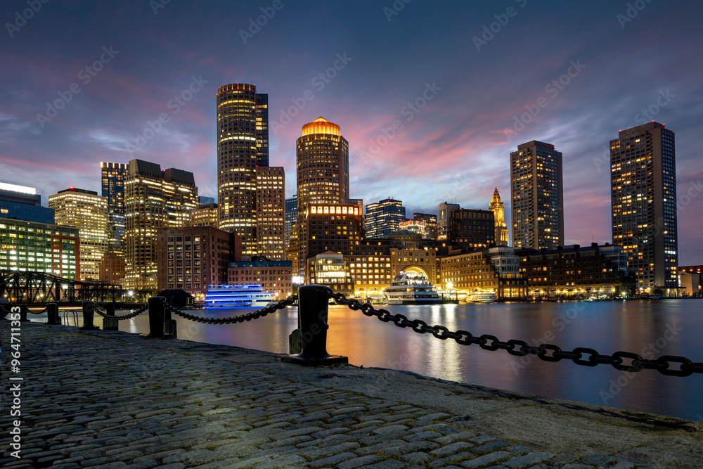 Obraz premium Boston Harbor Skyline and Financial District at sunset time Boston USA