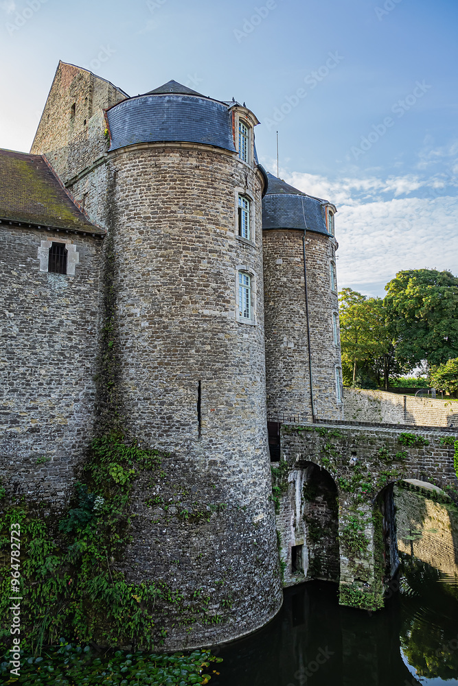 Obraz premium Boulogne-sur-Mer Castle, known as Chateau de Boulogne-sur-Mer (XIII century) or simply the Chateau Comtal (Count's Castle). BOULOGNE-SUR-MER, FRANCE.