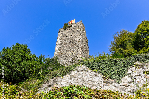 Laufenburg, Ruine, Schlossberg, Aussichtspunkt, Altstadt, Kirche St. Johann, Laufbrücke, Rhein, Rheinufer, historische Häuser, Sommer, Schweiz photo