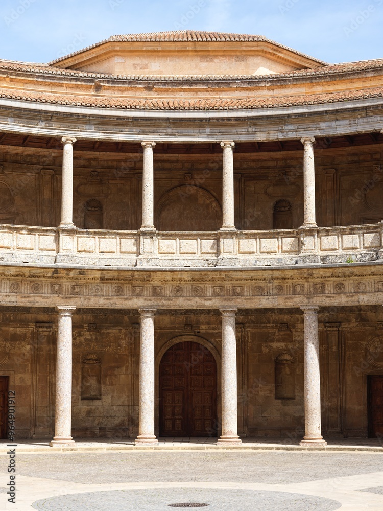 Obraz premium 유럽 오래된 건축 돌 기둥