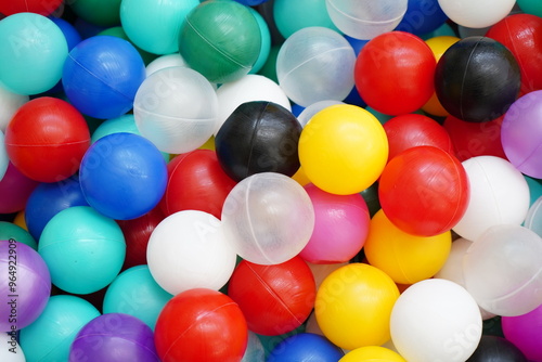 Quadro em tela Piscinas de Bolinha Colorida