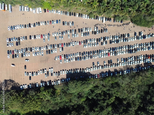 Estacionamento de Carros visto de cima photo