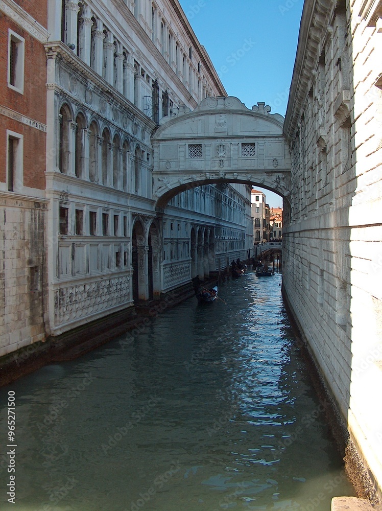 Obraz premium Italy, Venice, carnival, masks, show, canal, monument, architecture, bridges, water, fountains, fashion, antiquity, counters, shops, carnival costumes
