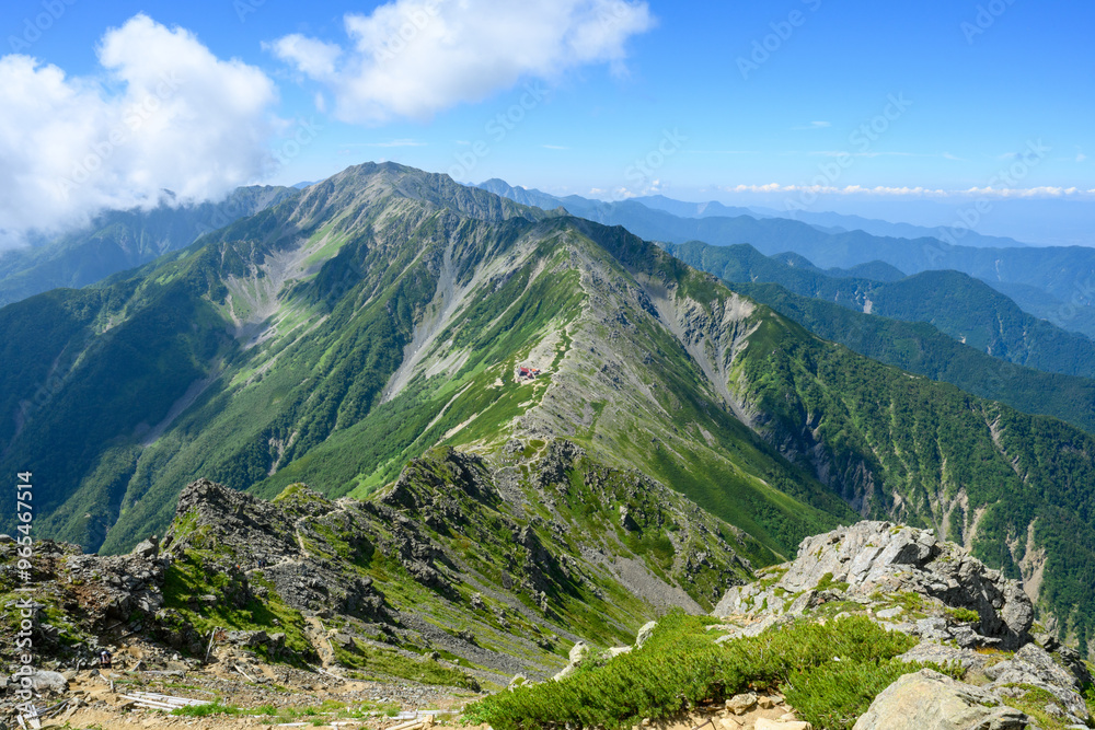 Fototapeta premium 【南アルプス】北岳からの間ノ岳の眺望