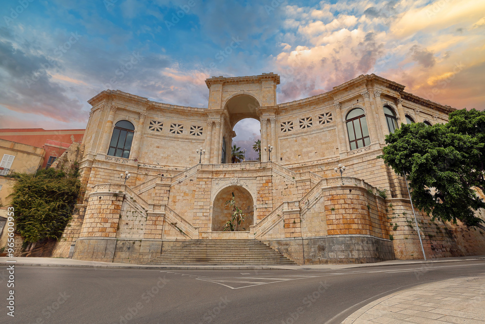 Φωτογραφία Bastion of Saint Remy famous monument Cagliari, view from the street, Sardinia,