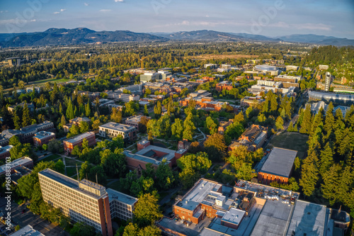 Fototapeta Naklejka Na Ścianę i Meble -  Aerial View of a large Public University in Eugene, Oregon