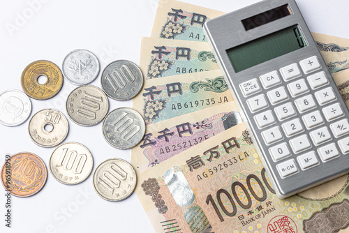 2024年新紙幣　お金と電卓