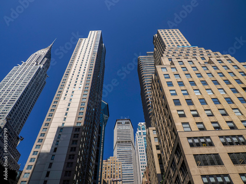 famous new york manhattan skyscrapers building