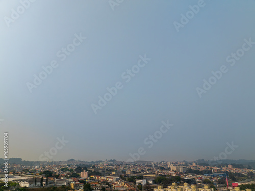 imagens aéreas impressionantes da cidade de Osasco, destacando seus principais pontos e oferecendo uma perspectiva única e ampla para valorizar projetos e promover a beleza urbana.