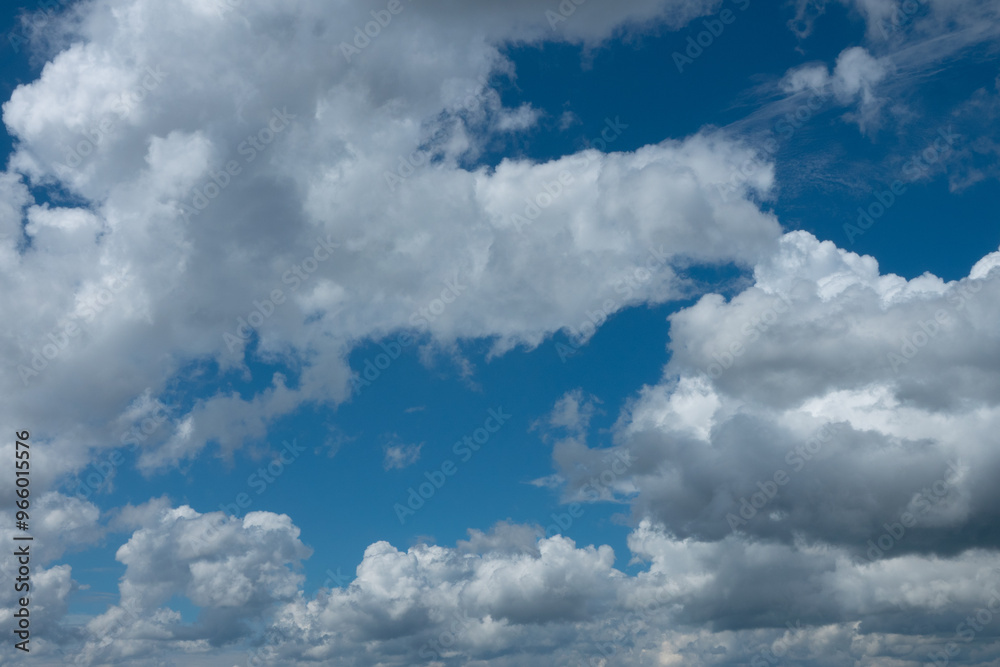 Obraz premium blue sky background with white clouds